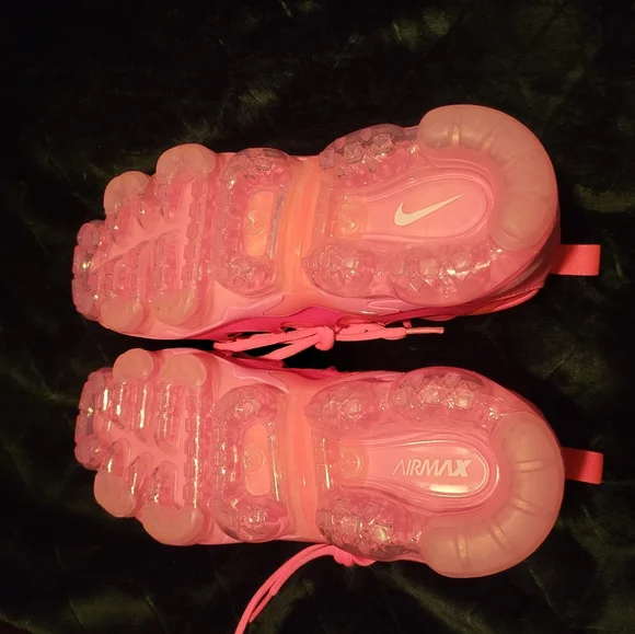 Women's Pink Vapormax Plus - Picture 2 of 4